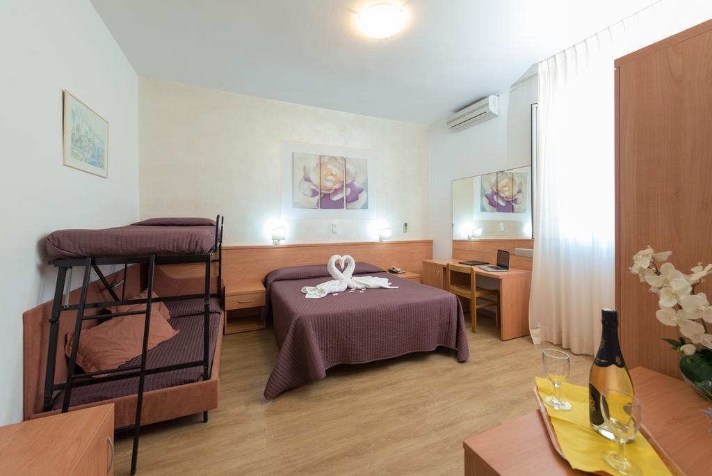 Hotel Biagi & Residence Lido di Camaiore Exterior photo